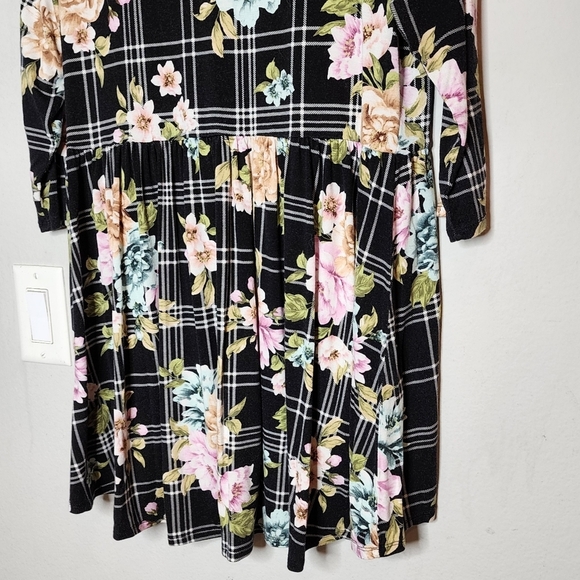 TORRID SUPER SOFT SCOOP NECK STRAPPY BABYDOLL TEE - Picture 5 of 16